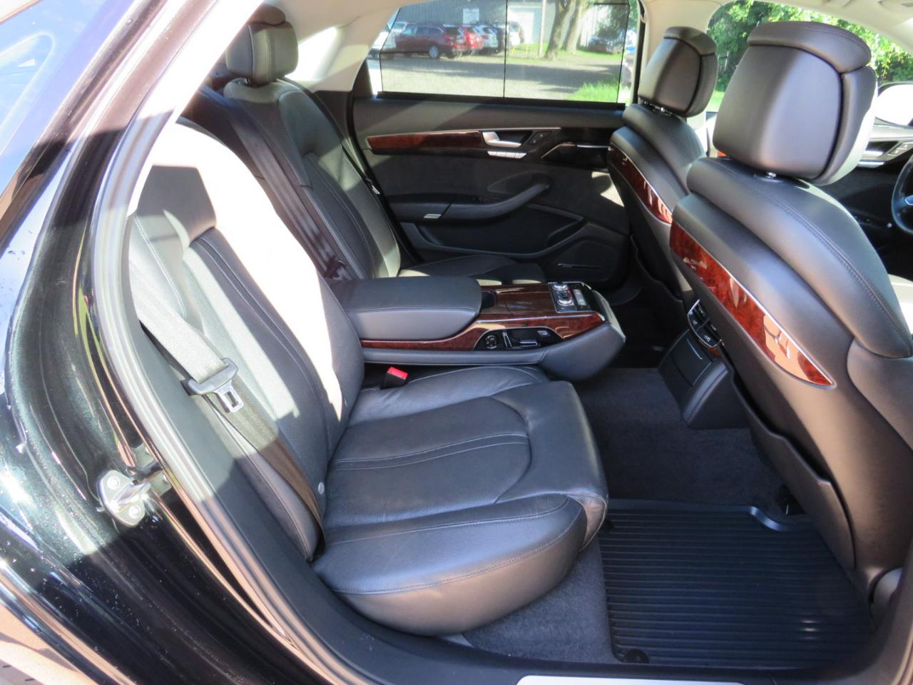 Audi A8 4.0T Sedan L quattro Tiptronic 2013
