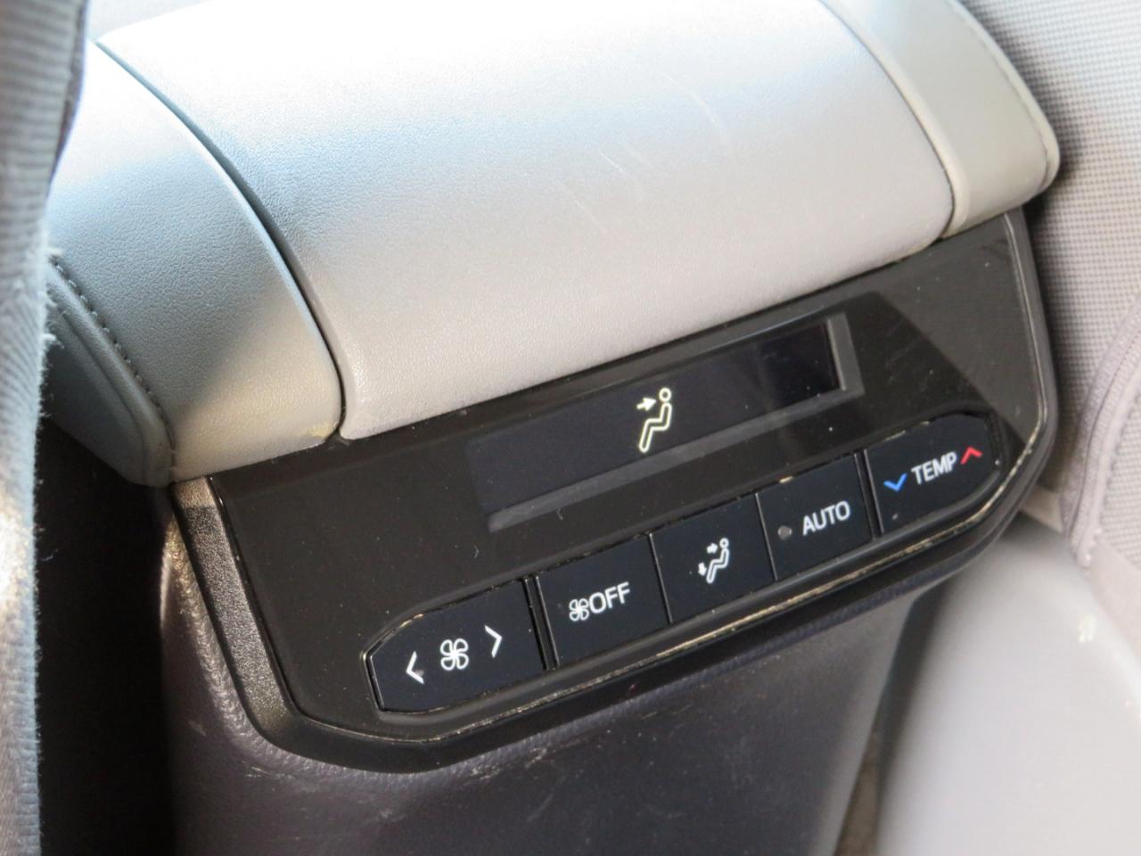 Toyota Highlander LE AWD V6 2020