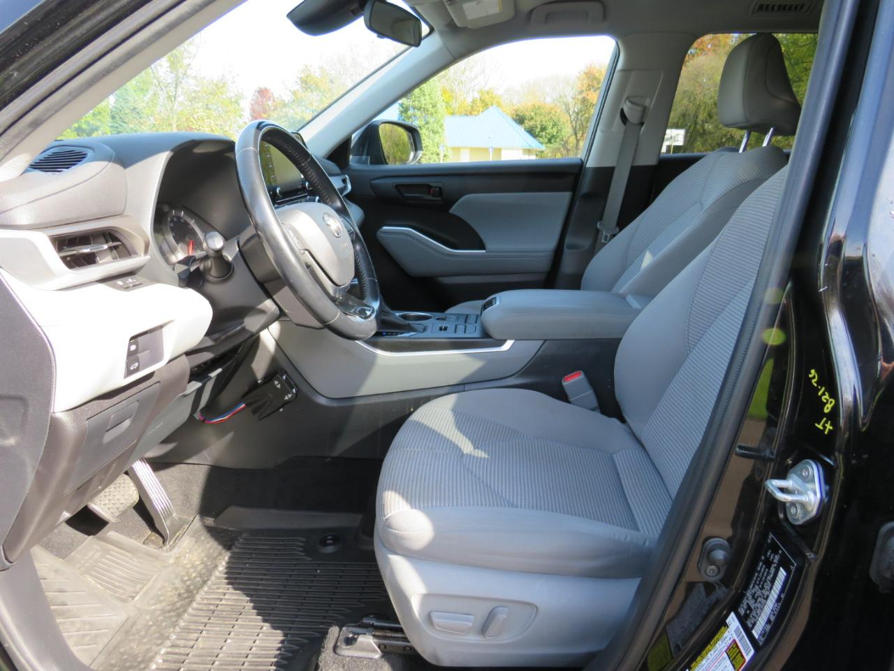 Toyota Highlander LE AWD V6 2020
