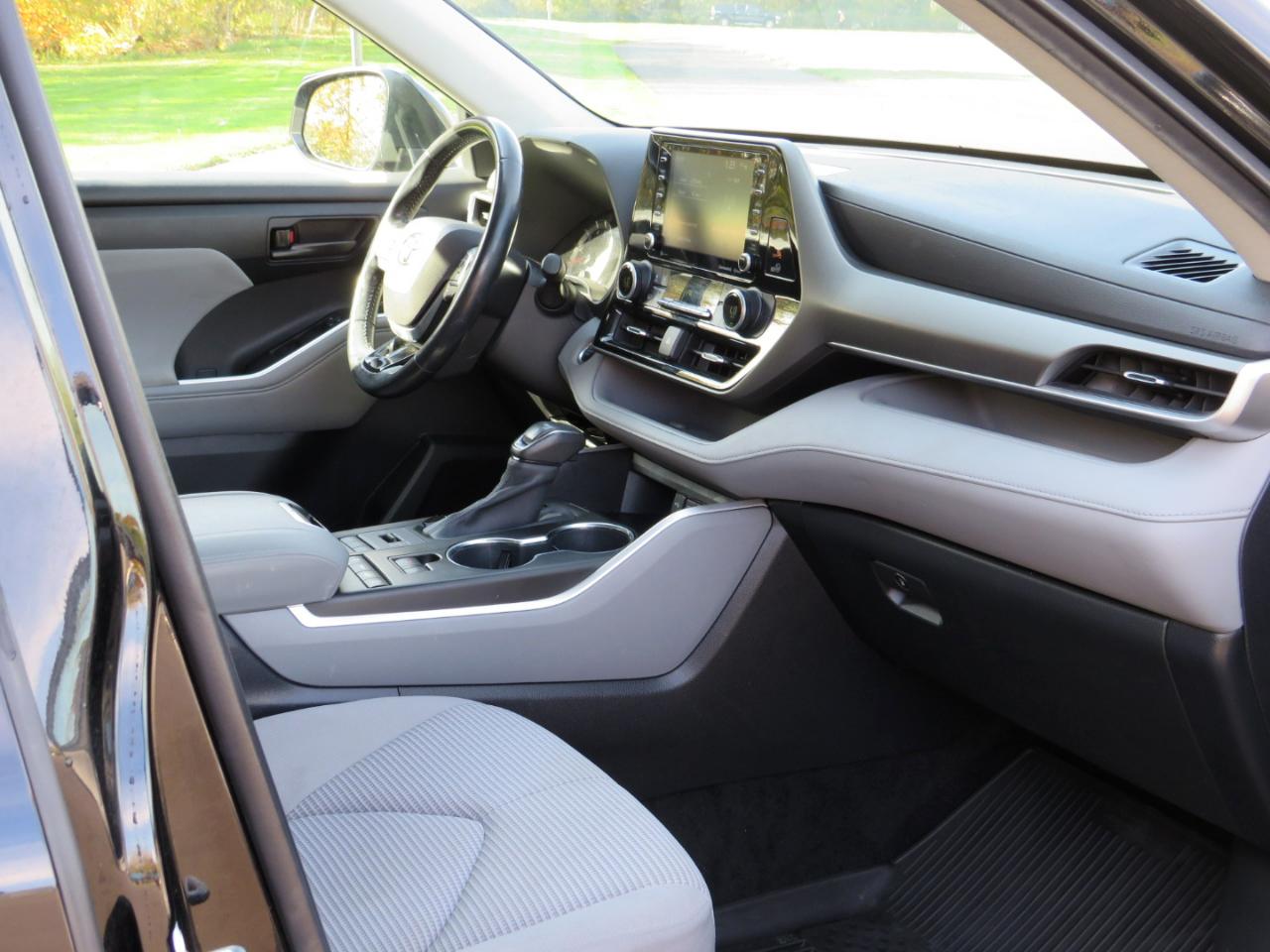 Toyota Highlander LE AWD V6 2020