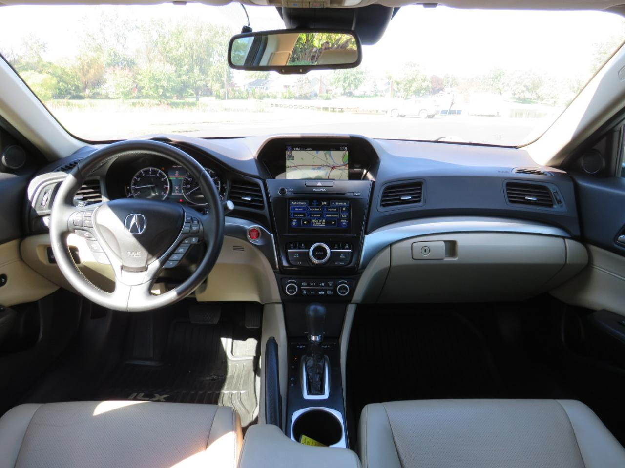 Acura ILX 8-Spd AT w/ Premium Package 2016