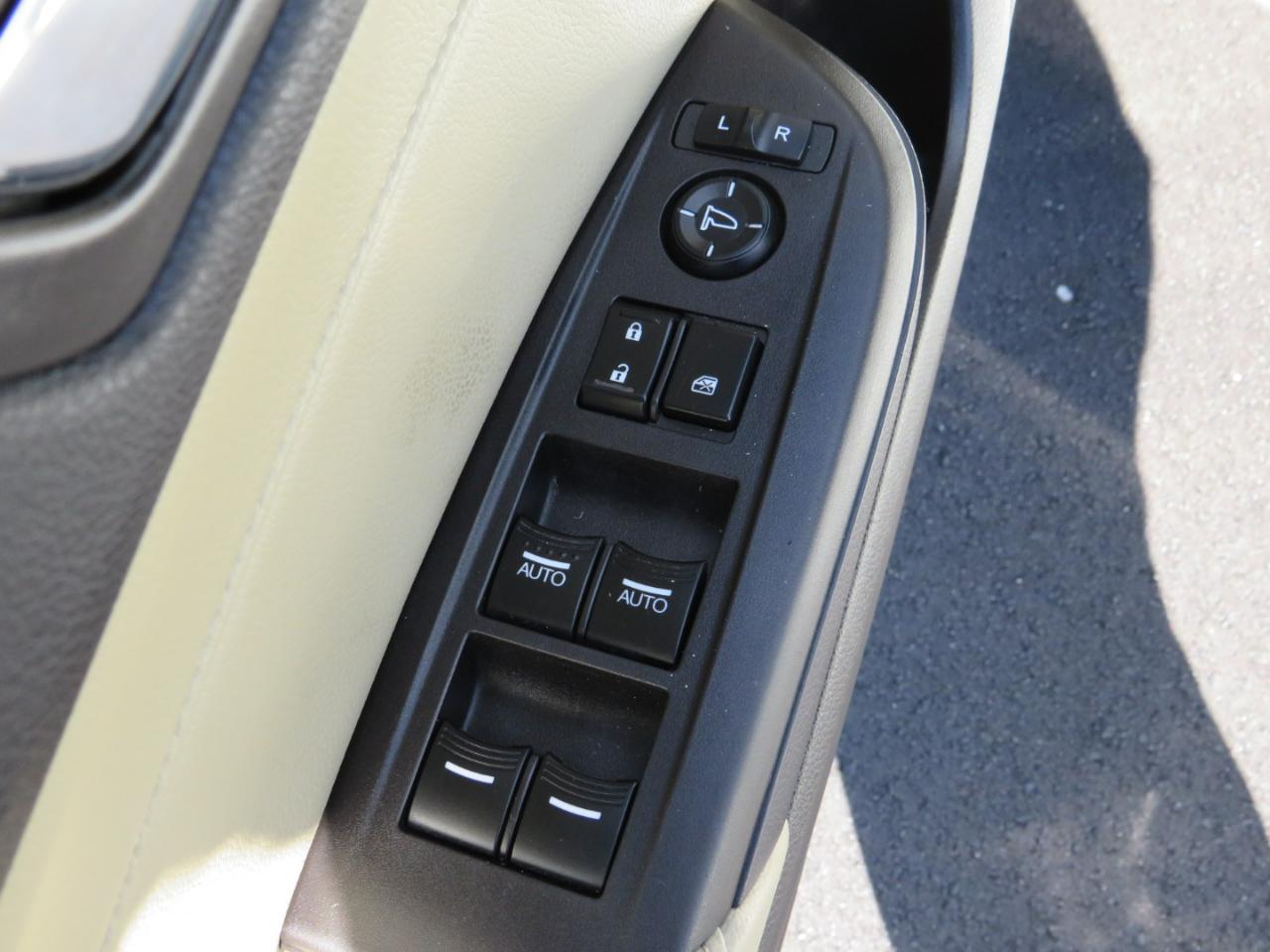 Acura ILX 8-Spd AT w/ Premium Package 2016
