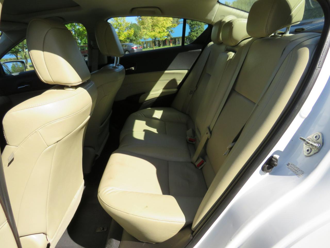Acura ILX 8-Spd AT w/ Premium Package 2016