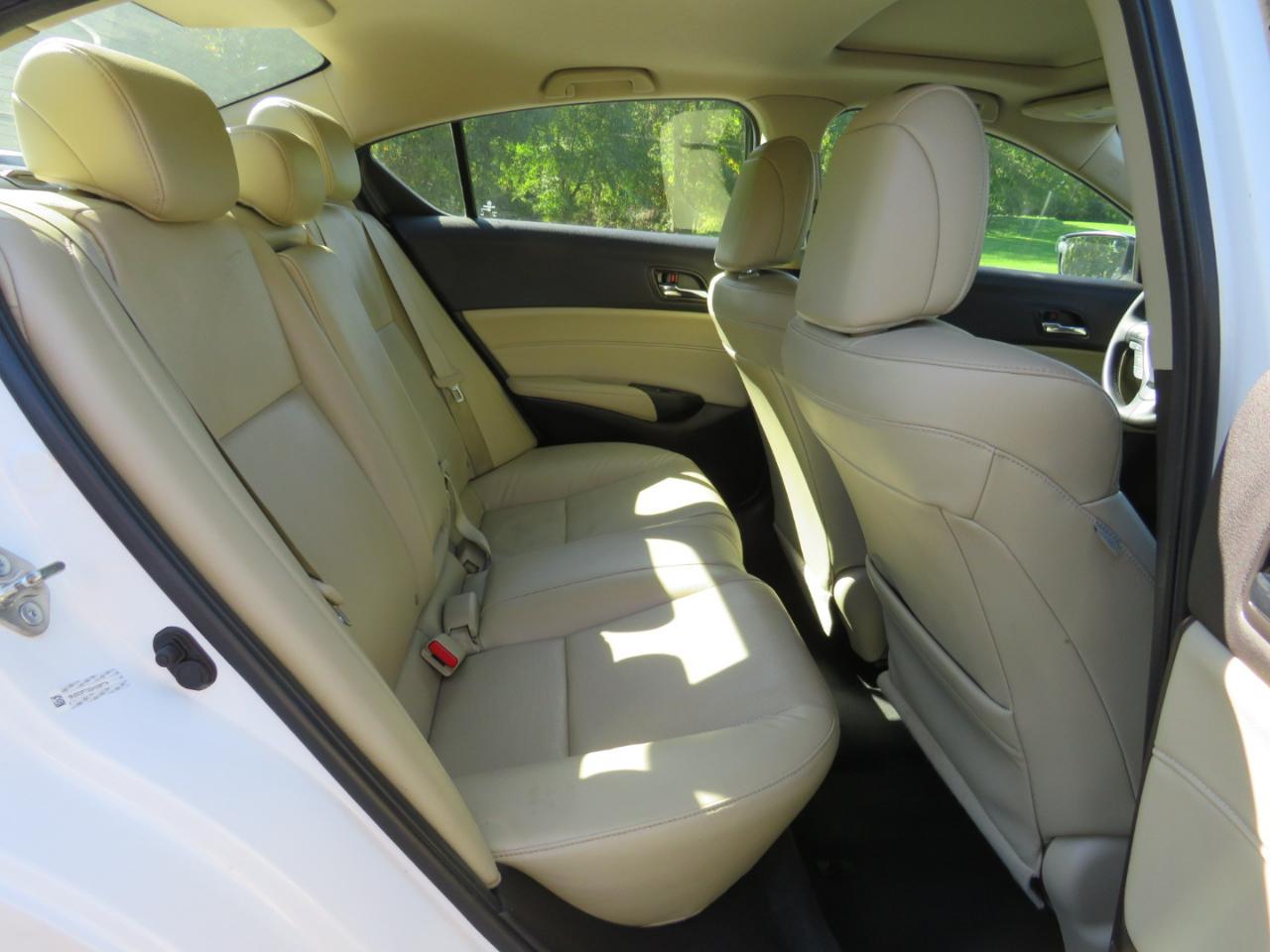 Acura ILX 8-Spd AT w/ Premium Package 2016