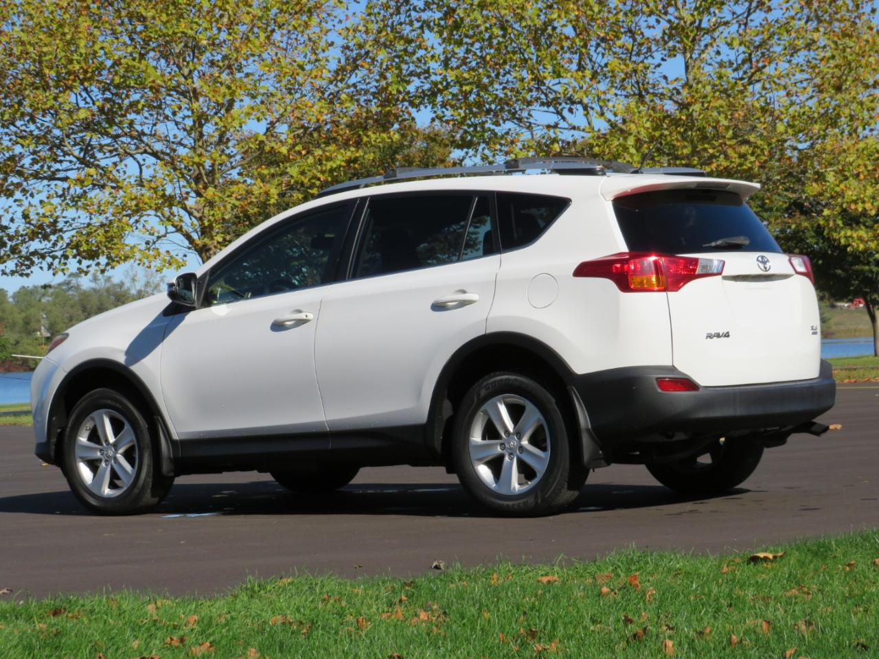 Toyota RAV4 XLE AWD 2013