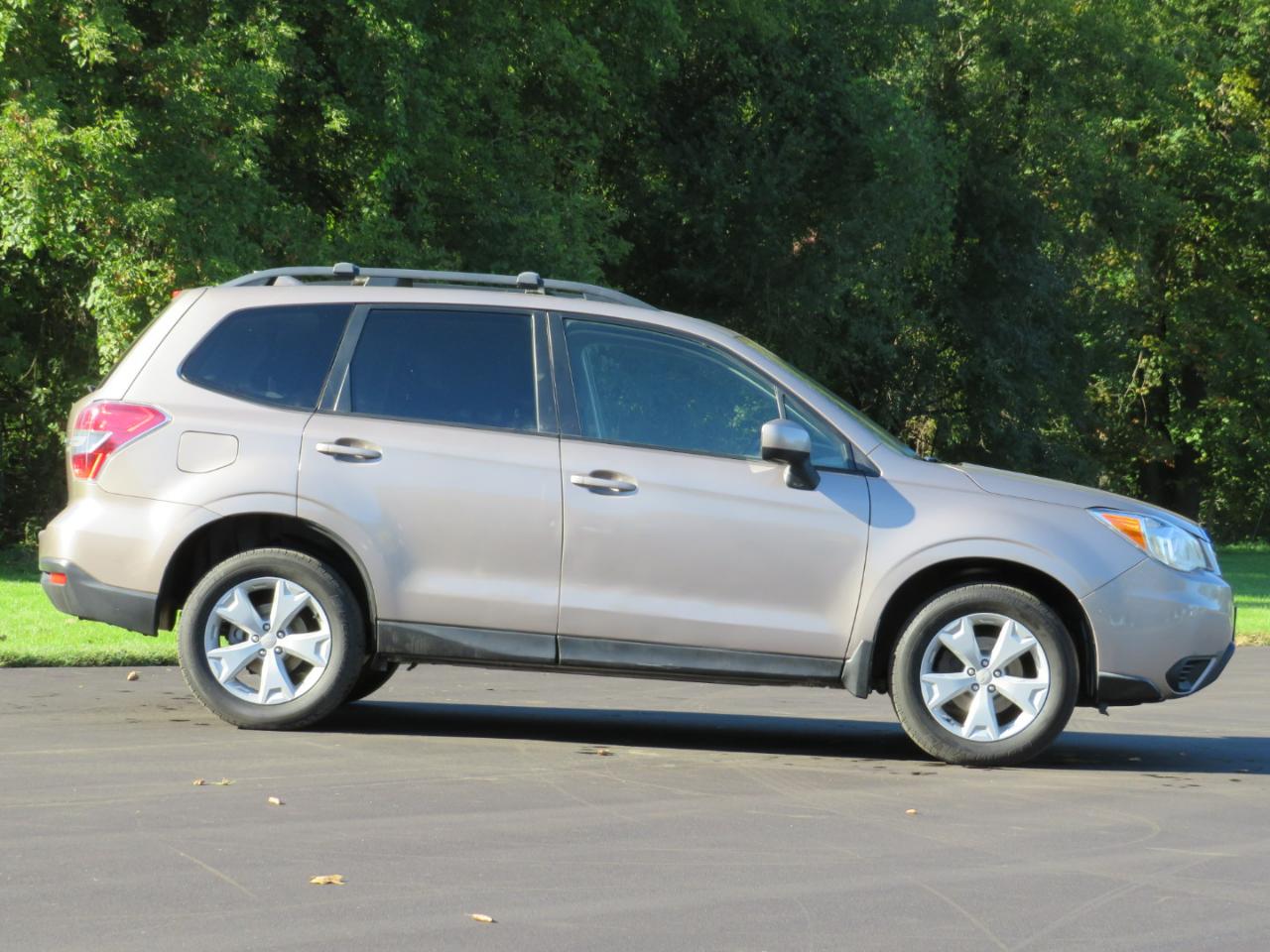 Subaru Forester 2.5i Premium PZEV CVT 2016