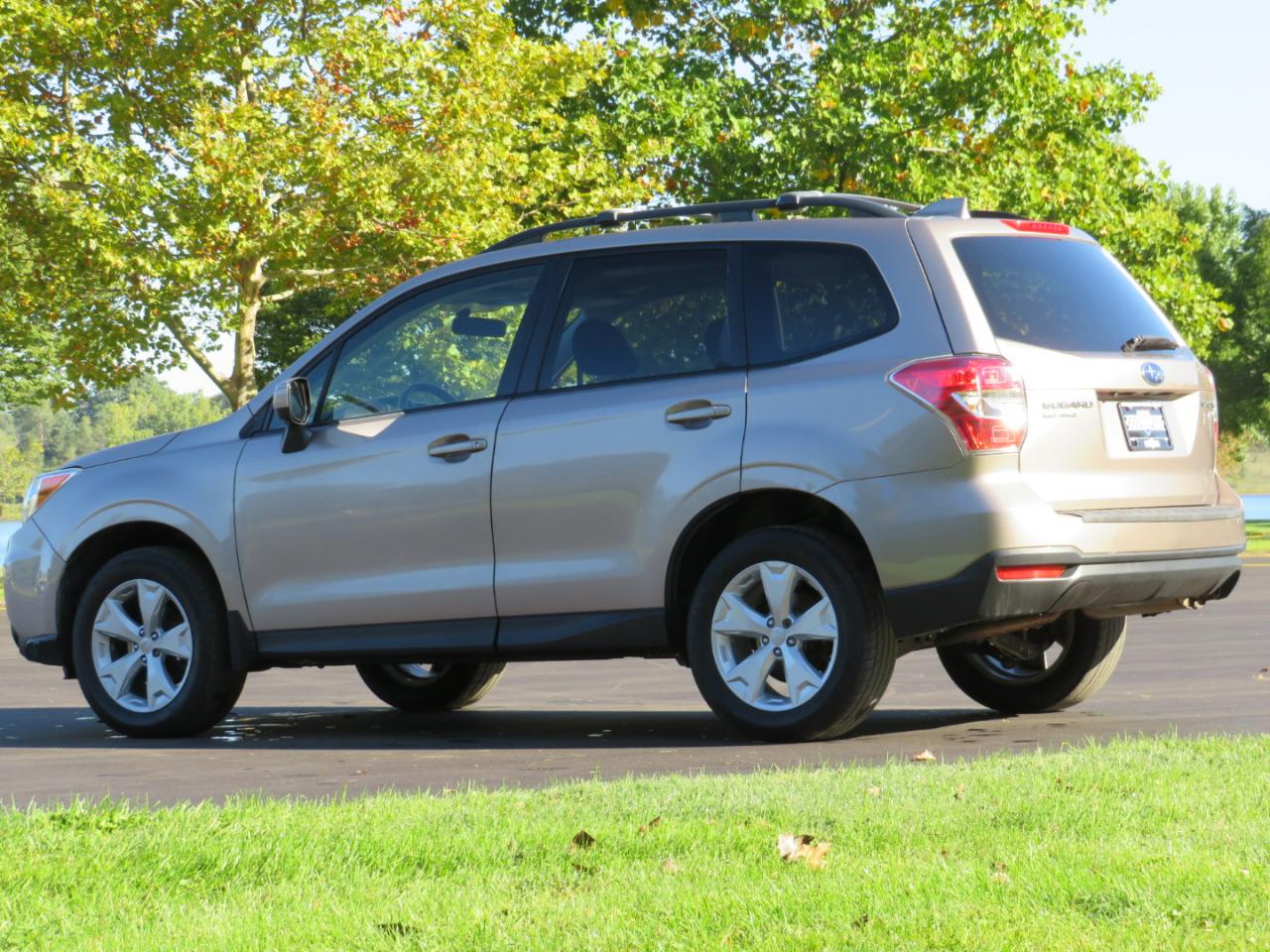 Subaru Forester 2.5i Premium PZEV CVT 2016