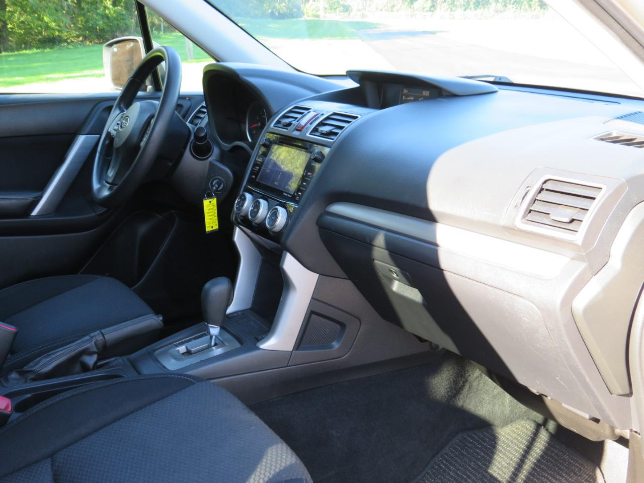 Subaru Forester 2.5i Premium PZEV CVT 2016