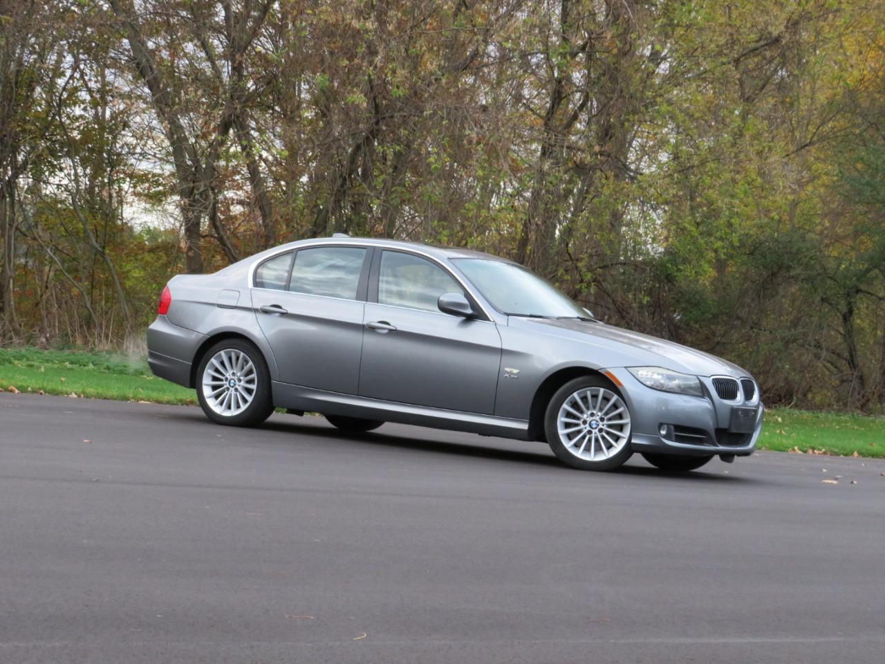 BMW 3-Series 335i xDrive 2011