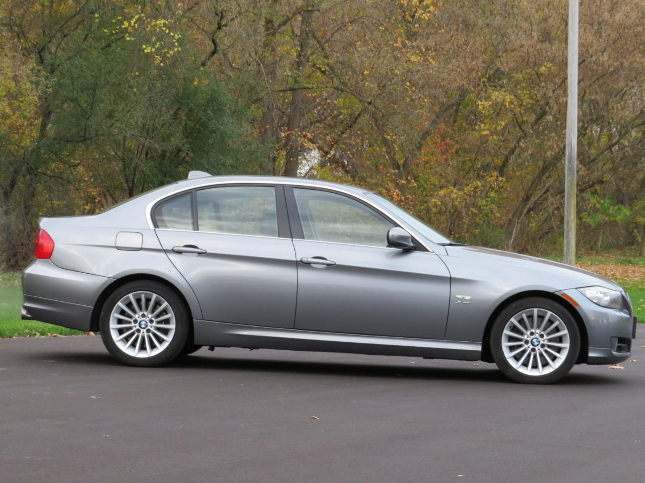BMW 3-Series 335i xDrive 2011