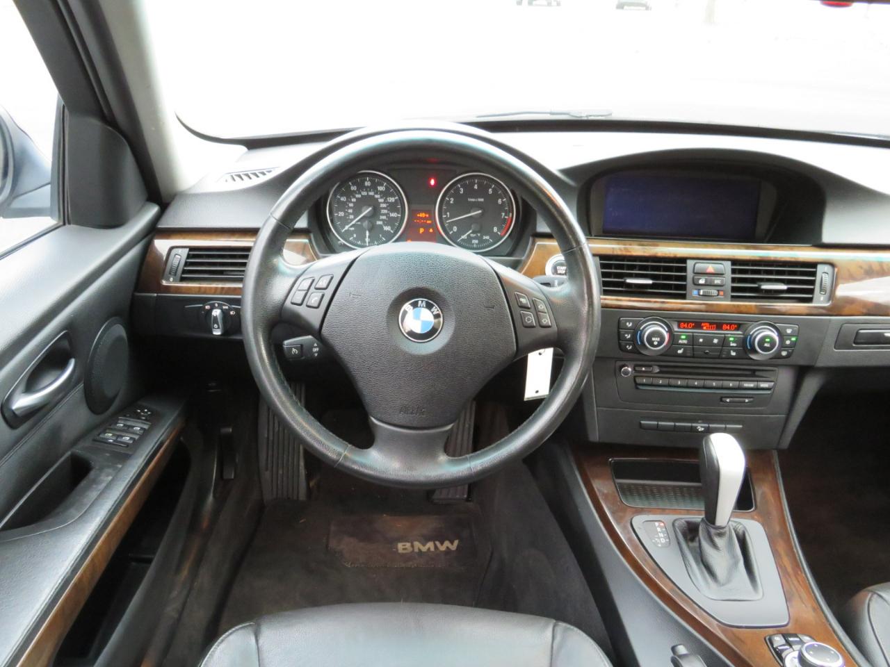 BMW 3-Series 335i xDrive 2011