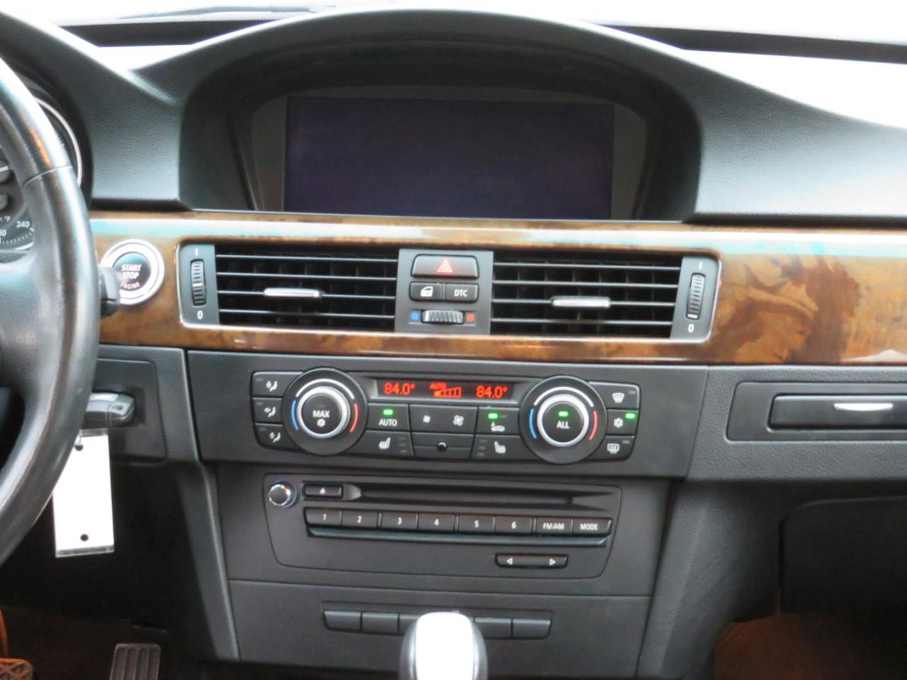 BMW 3-Series 335i xDrive 2011