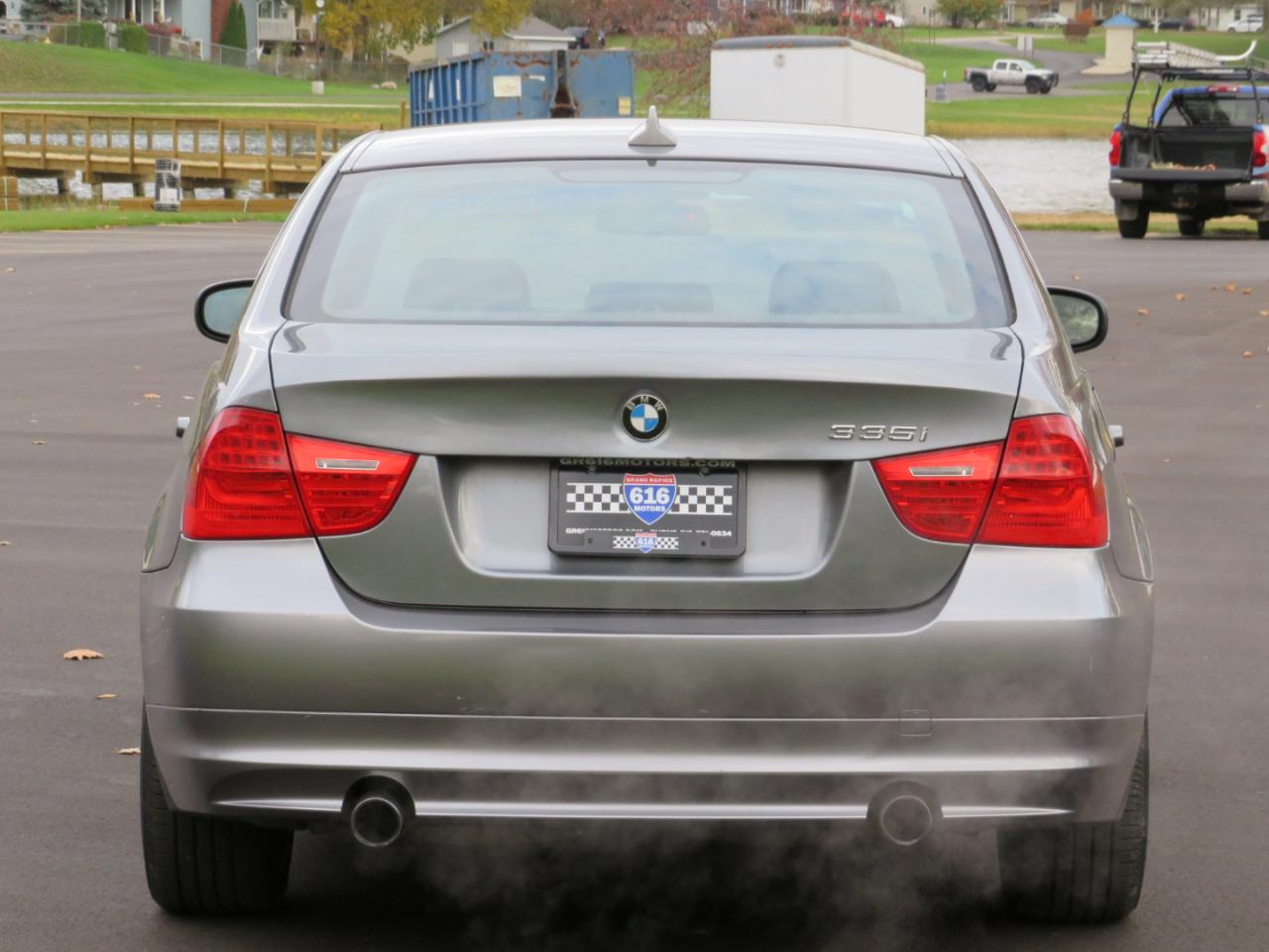 BMW 3-Series 335i xDrive 2011