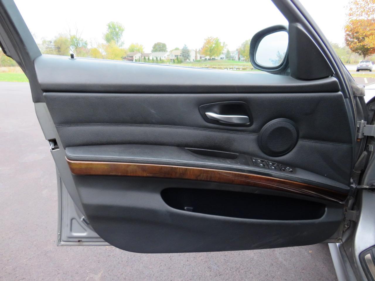 BMW 3-Series 335i xDrive 2011