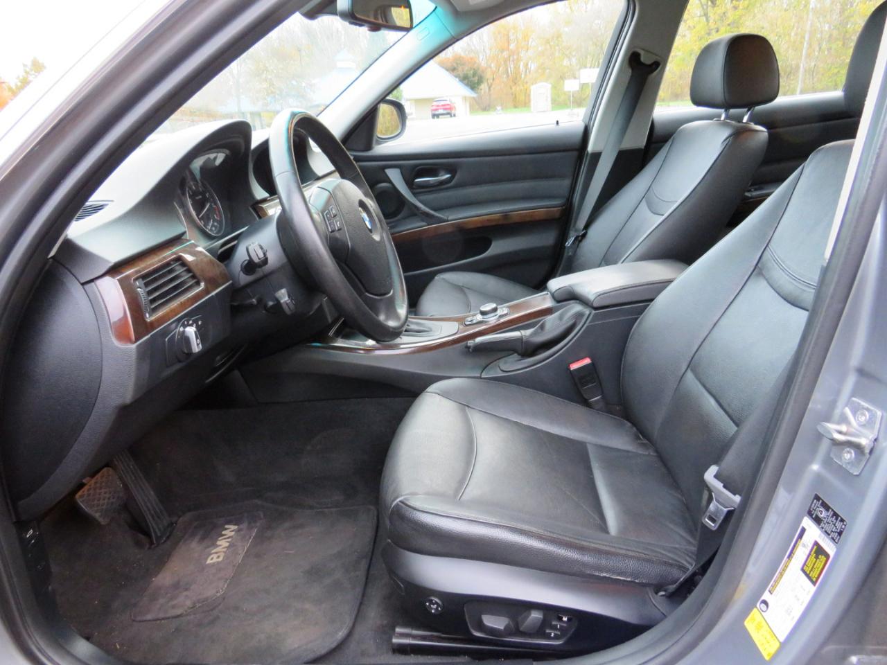BMW 3-Series 335i xDrive 2011