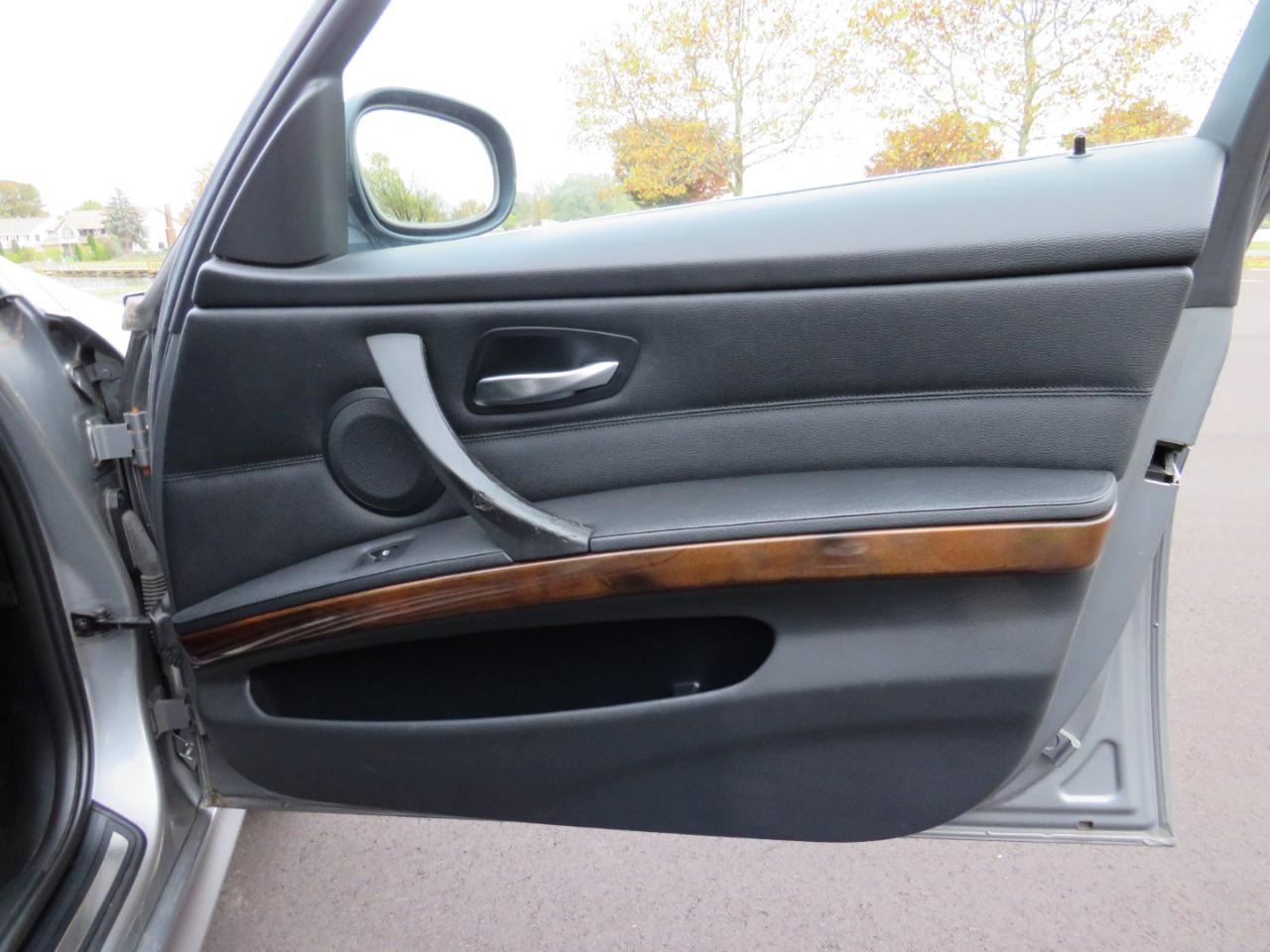 BMW 3-Series 335i xDrive 2011