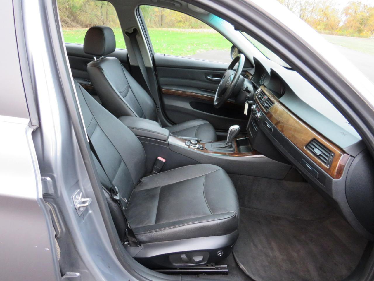 BMW 3-Series 335i xDrive 2011