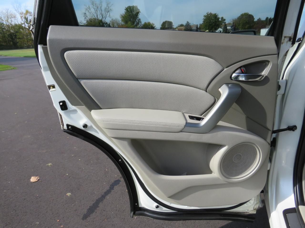 Acura RDX 5-Spd AT SH-AWD with Technology Package 2010