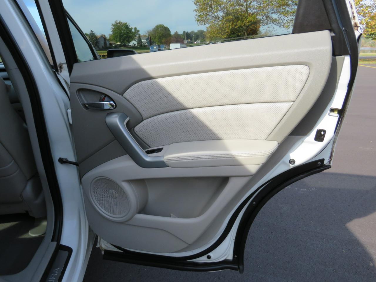 Acura RDX 5-Spd AT SH-AWD with Technology Package 2010