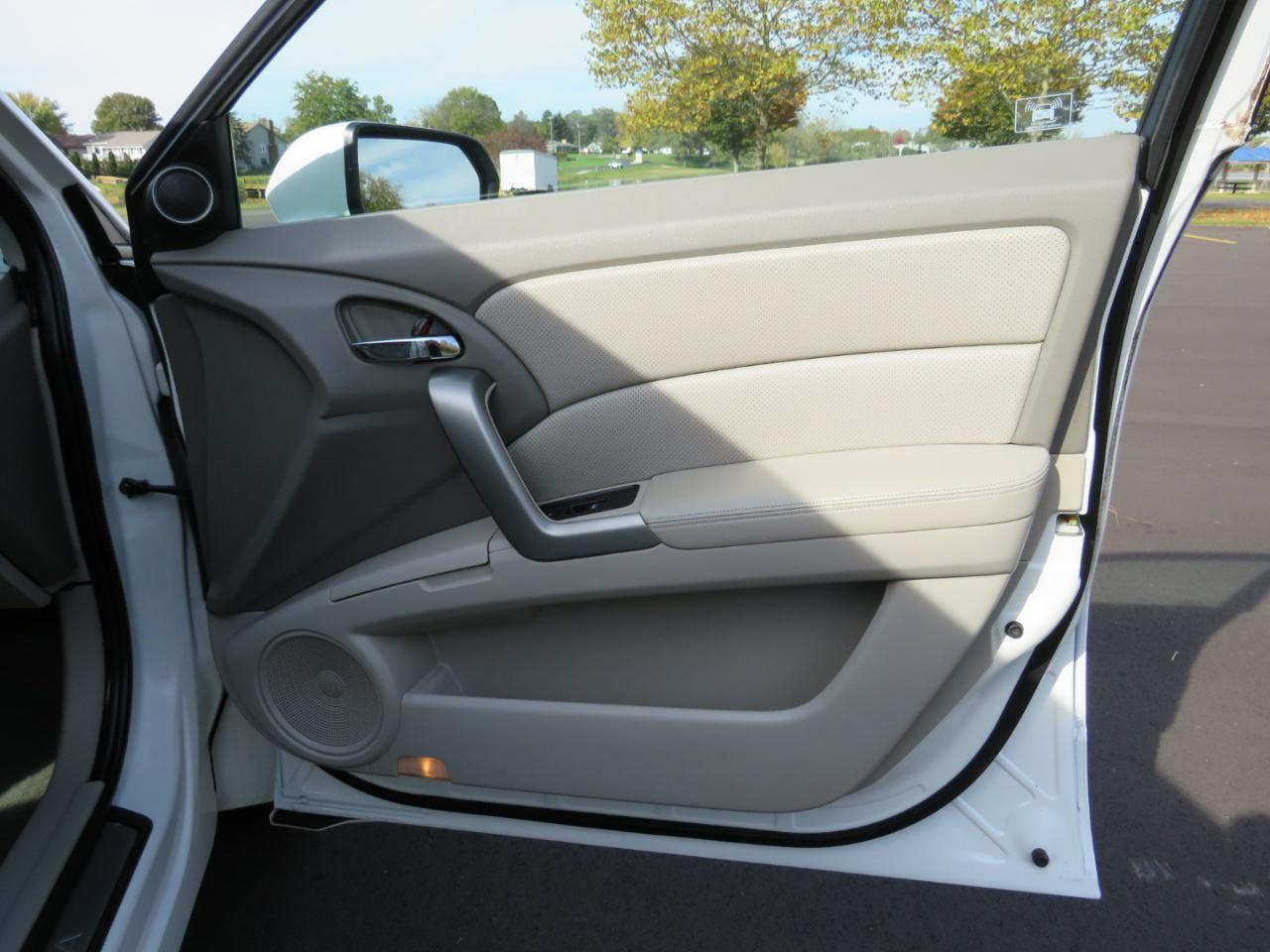 Acura RDX 5-Spd AT SH-AWD with Technology Package 2010