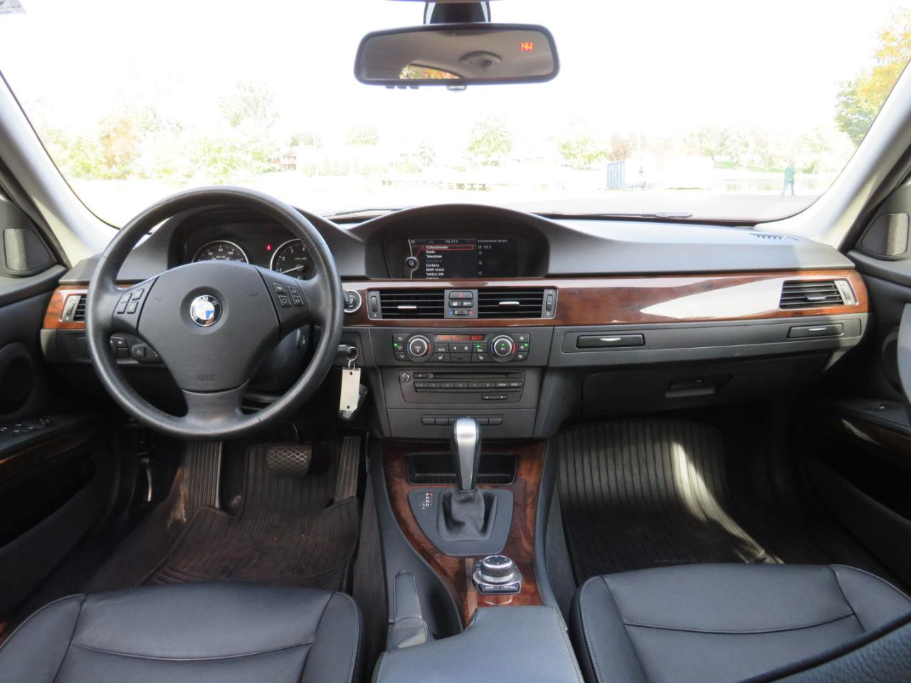 BMW 3-Series 328i xDrive SA 2011