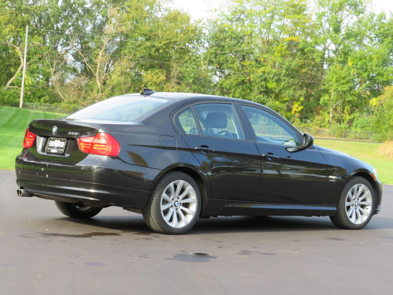 BMW 3-Series 328i xDrive SA 2011