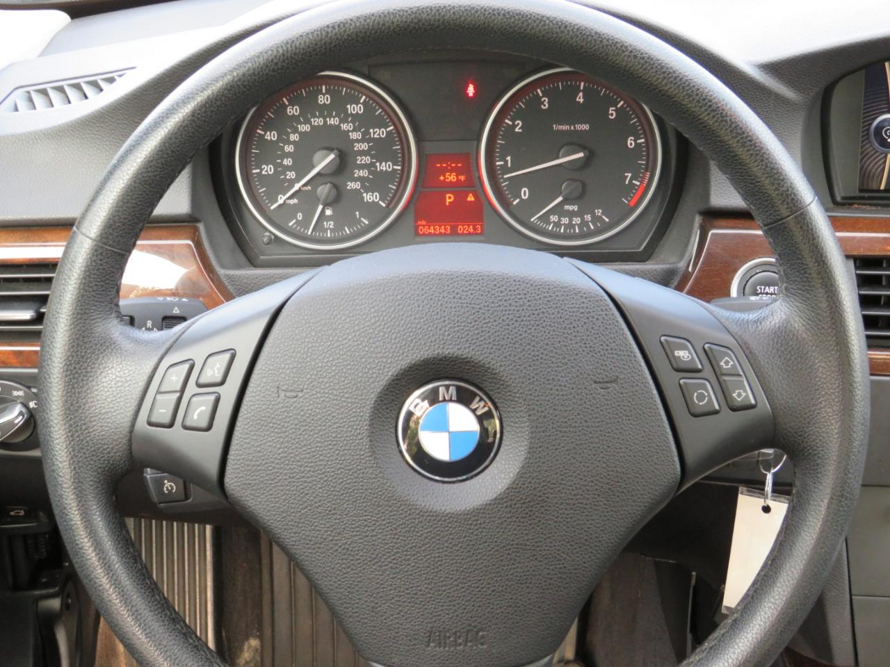 BMW 3-Series 328i xDrive SA 2011