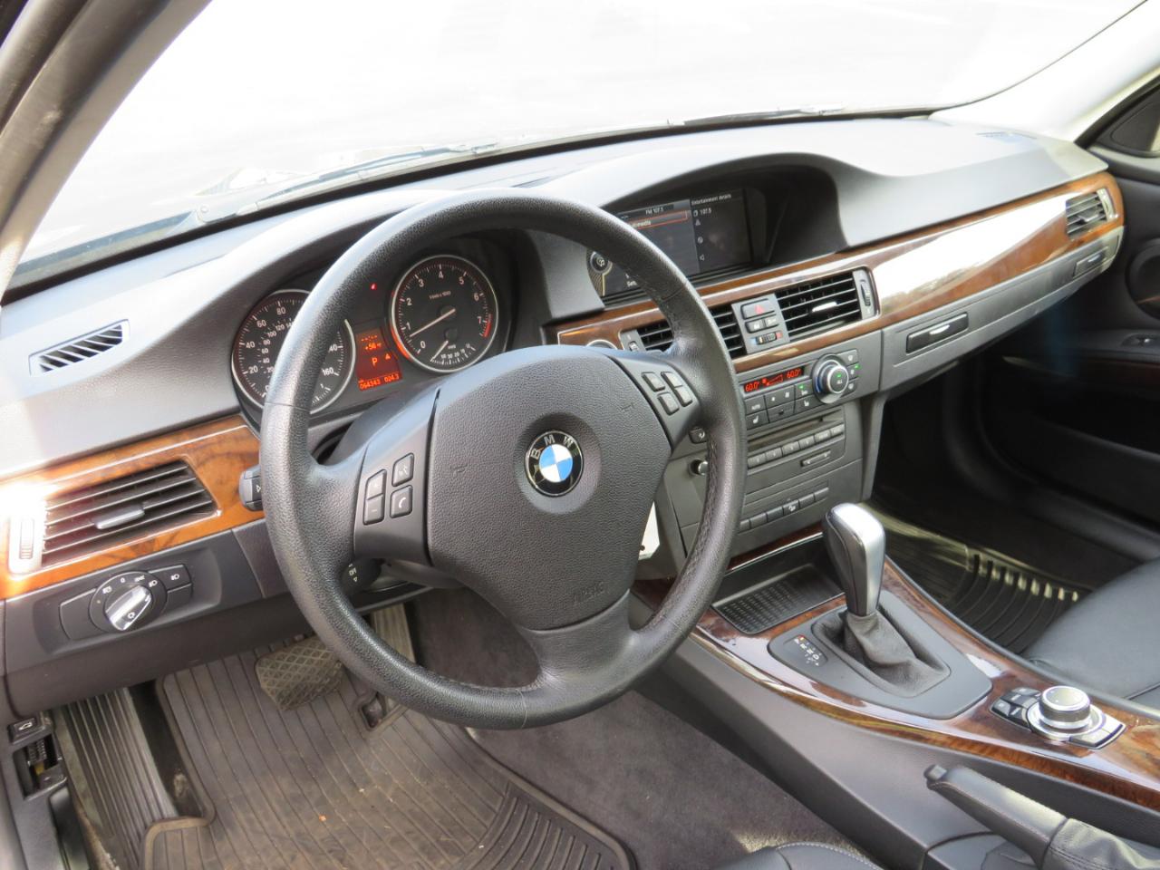 BMW 3-Series 328i xDrive SA 2011