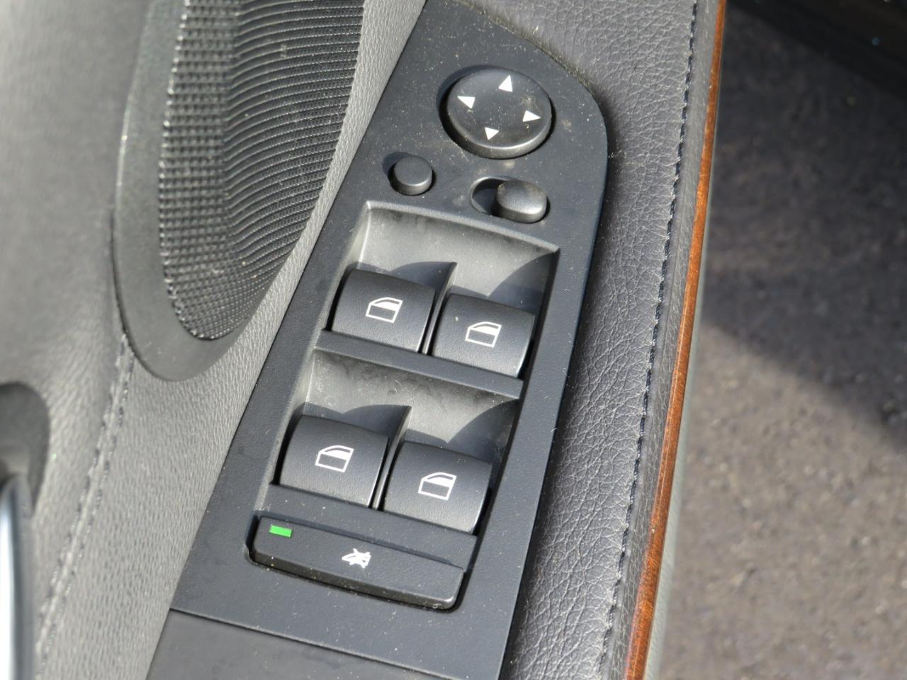 BMW 3-Series 328i xDrive SA 2011