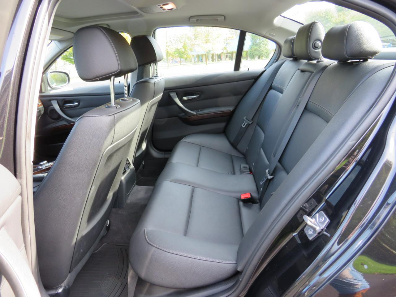 BMW 3-Series 328i xDrive SA 2011