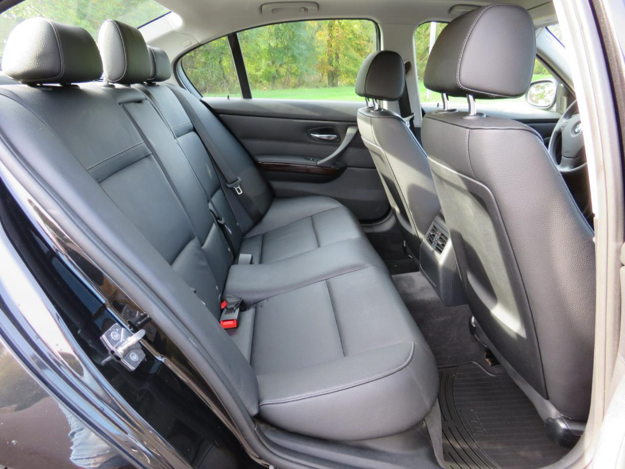 BMW 3-Series 328i xDrive SA 2011
