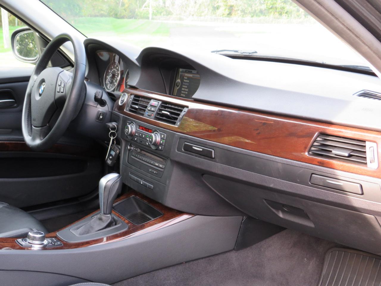 BMW 3-Series 328i xDrive SA 2011