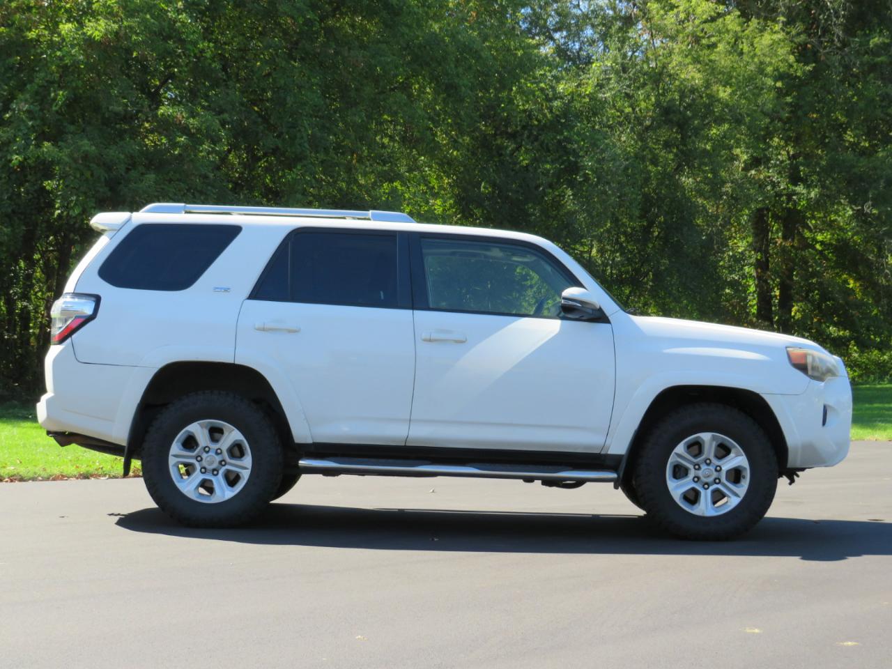 Toyota 4Runner SR5 4WD 2015