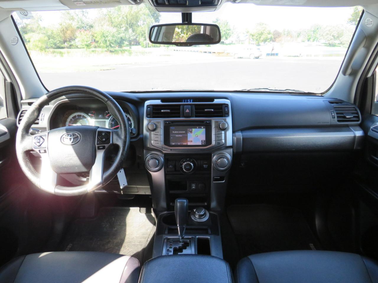 Toyota 4Runner SR5 4WD 2015