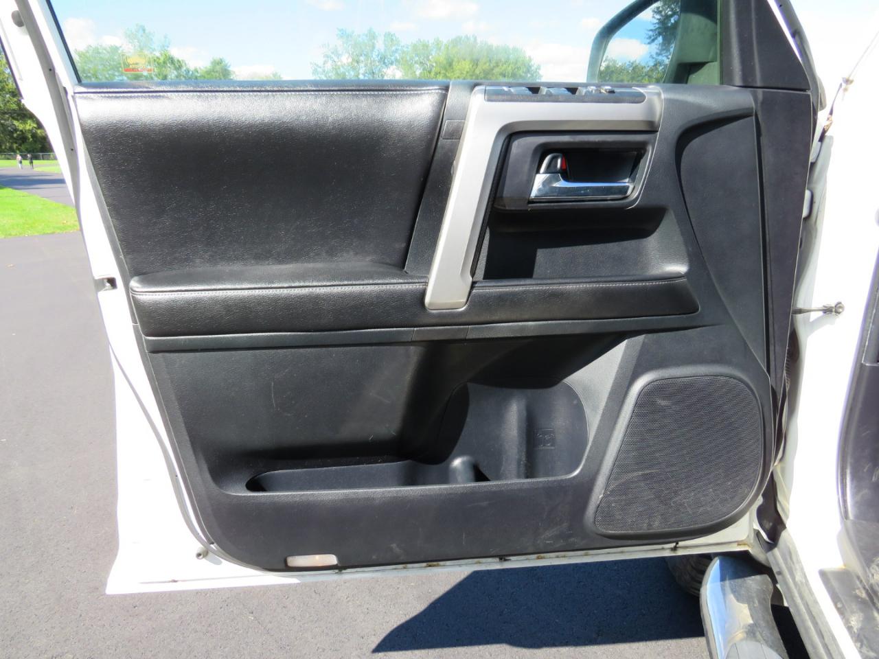 Toyota 4Runner SR5 4WD 2015