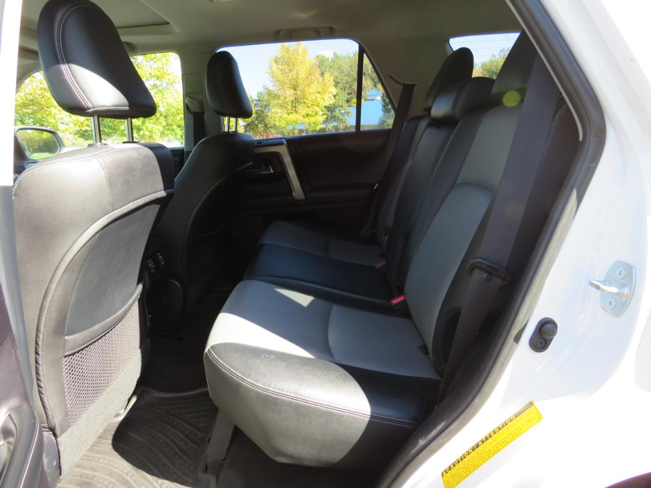 Toyota 4Runner SR5 4WD 2015