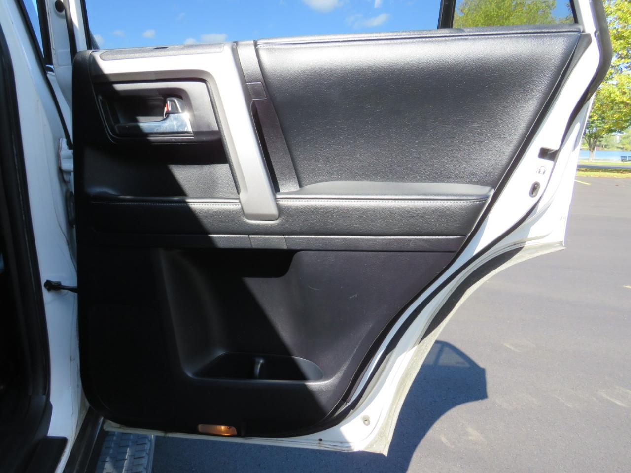 Toyota 4Runner SR5 4WD 2015