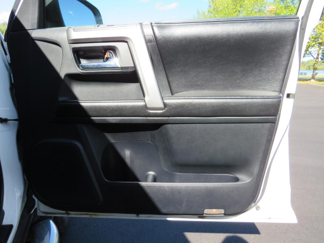 Toyota 4Runner SR5 4WD 2015