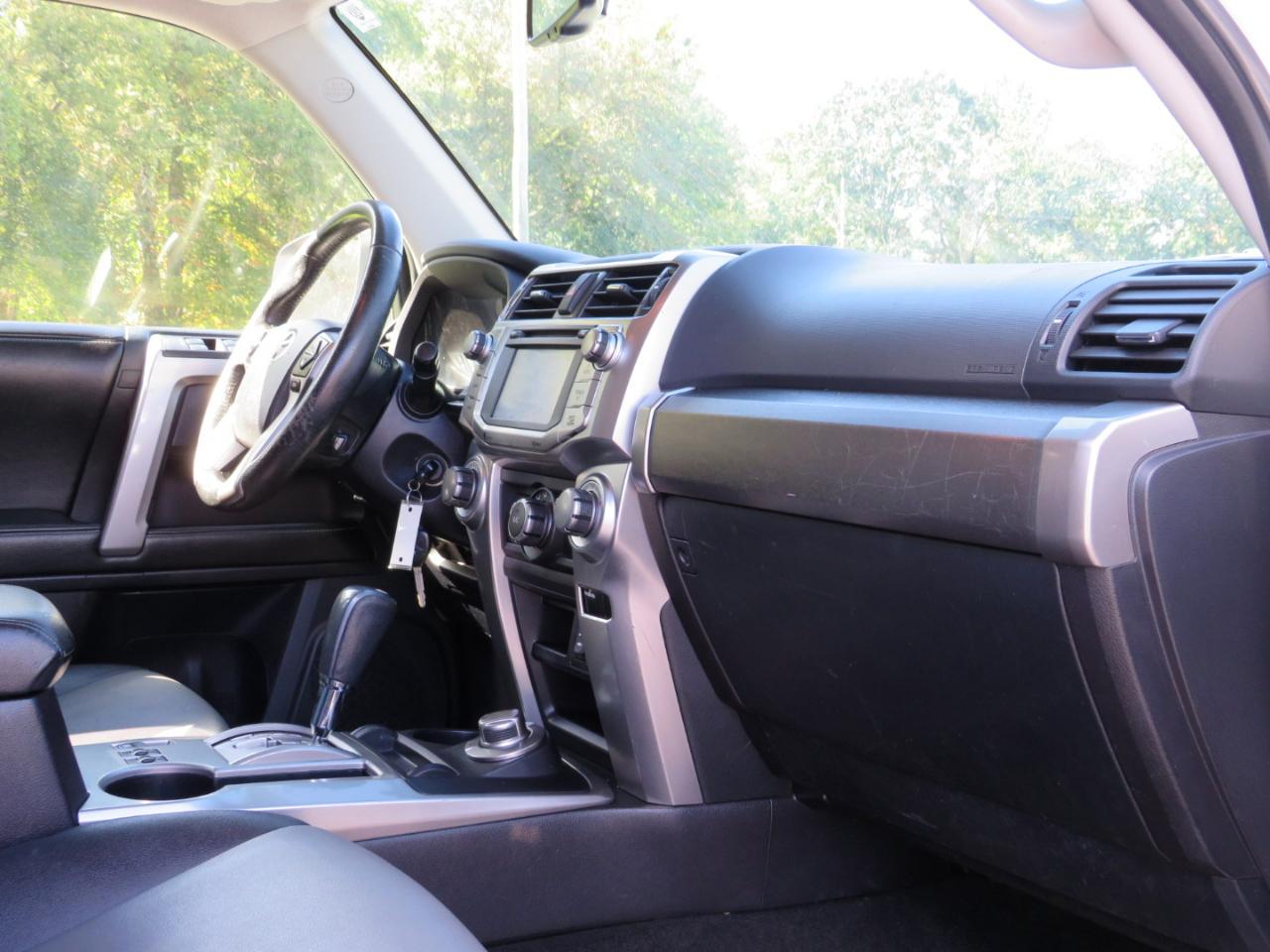Toyota 4Runner SR5 4WD 2015