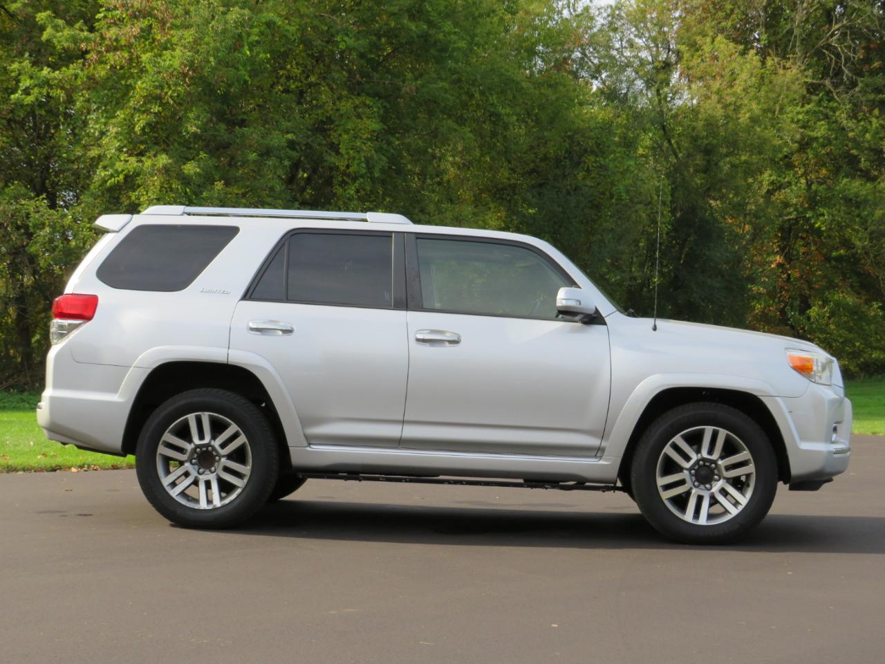 Toyota 4Runner Limited V6 4WD 2013