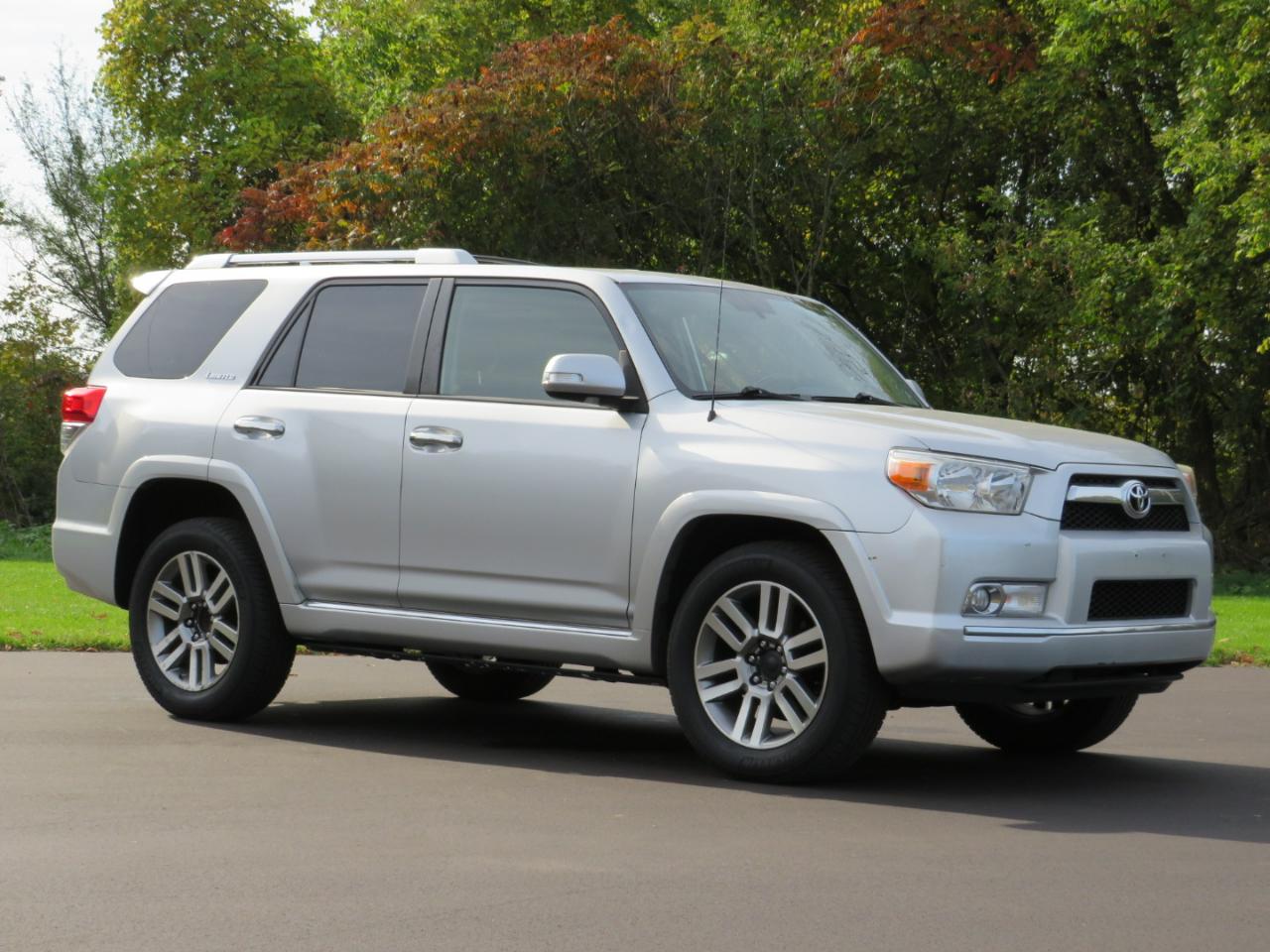 Toyota 4Runner Limited V6 4WD 2013