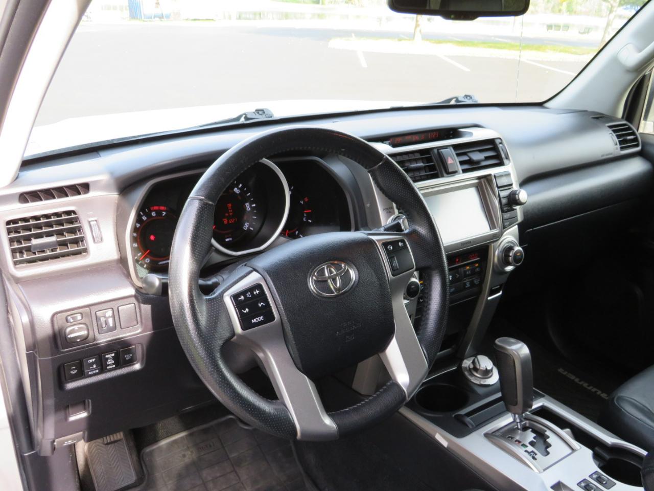 Toyota 4Runner Limited V6 4WD 2013