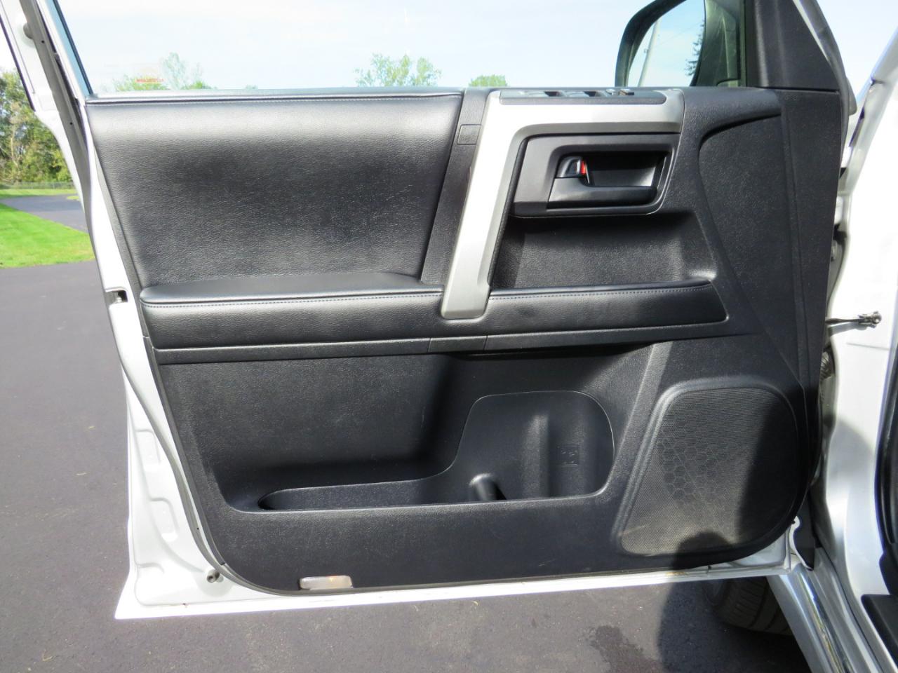 Toyota 4Runner Limited V6 4WD 2013