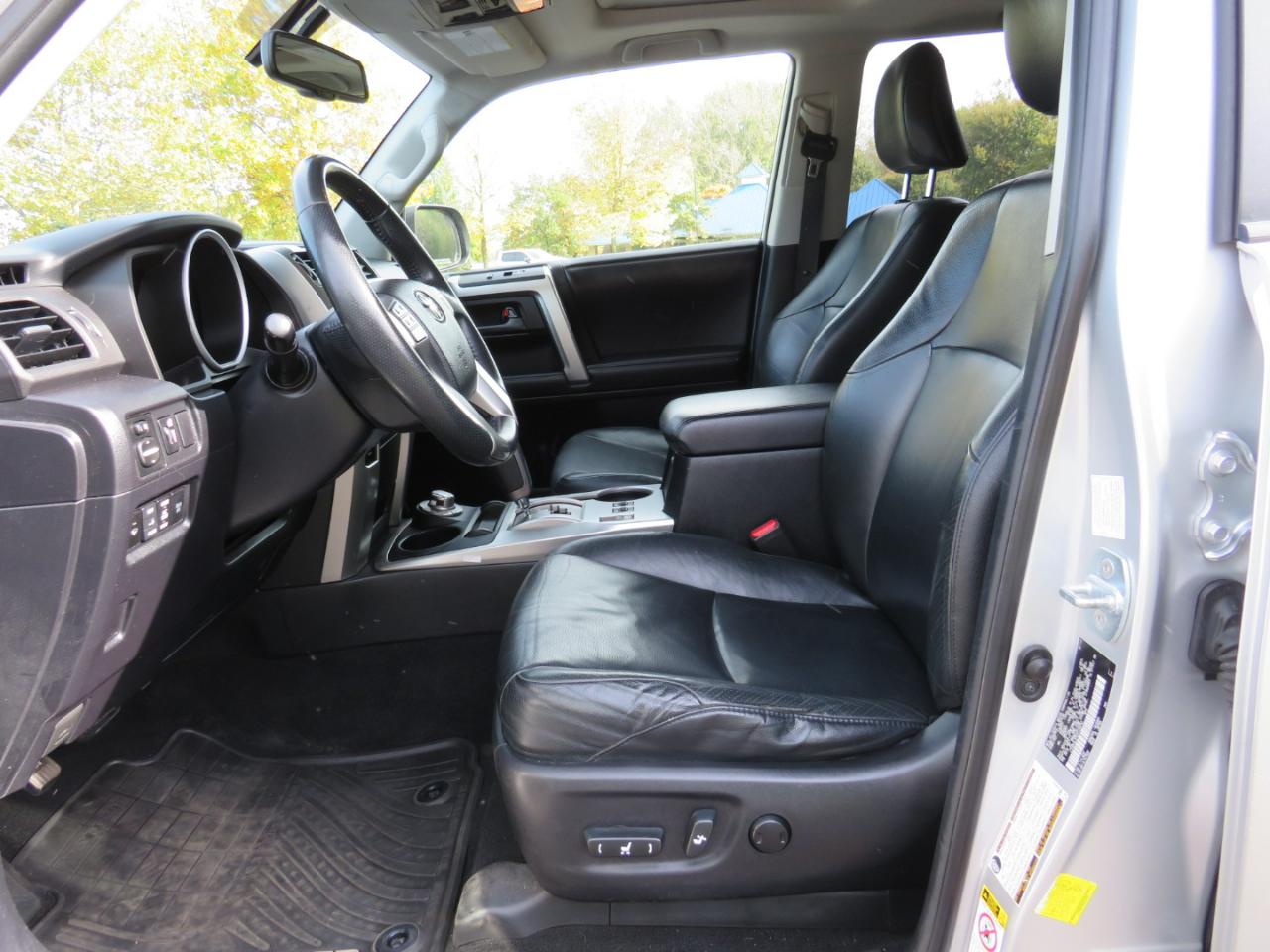 Toyota 4Runner Limited V6 4WD 2013