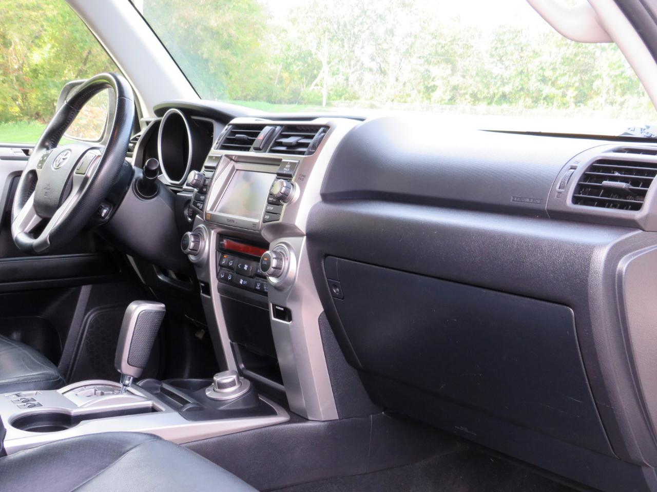 Toyota 4Runner Limited V6 4WD 2013