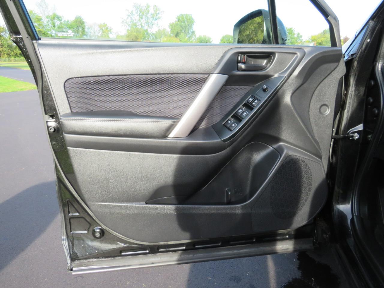 Subaru Forester 2.5i Premium PZEV CVT 2017