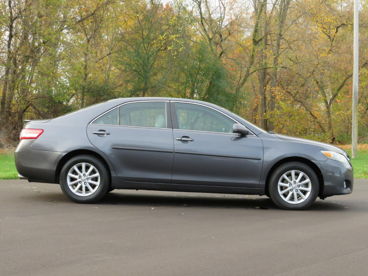 Toyota Camry XLE V6 2010