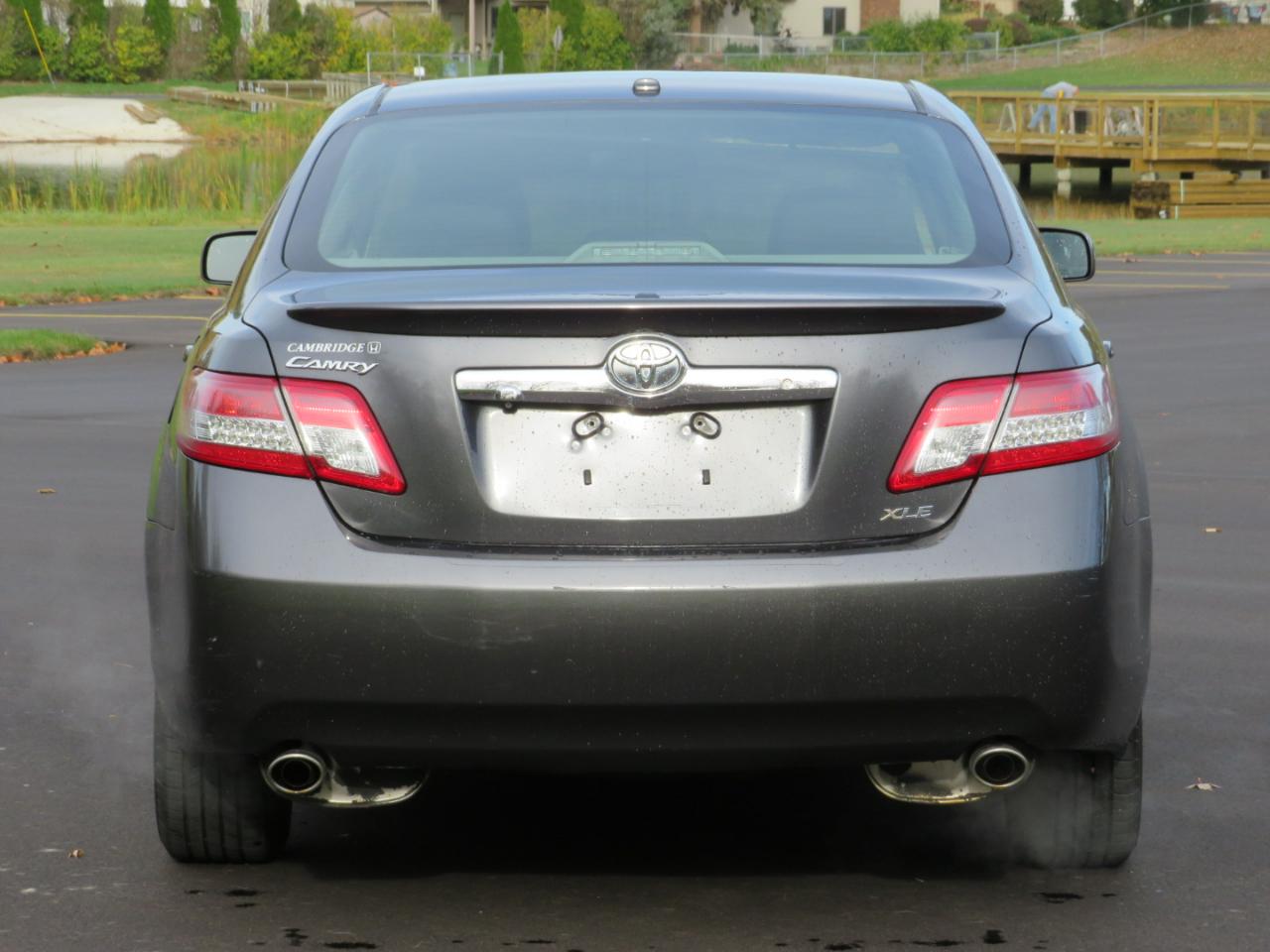 Toyota Camry XLE V6 2010