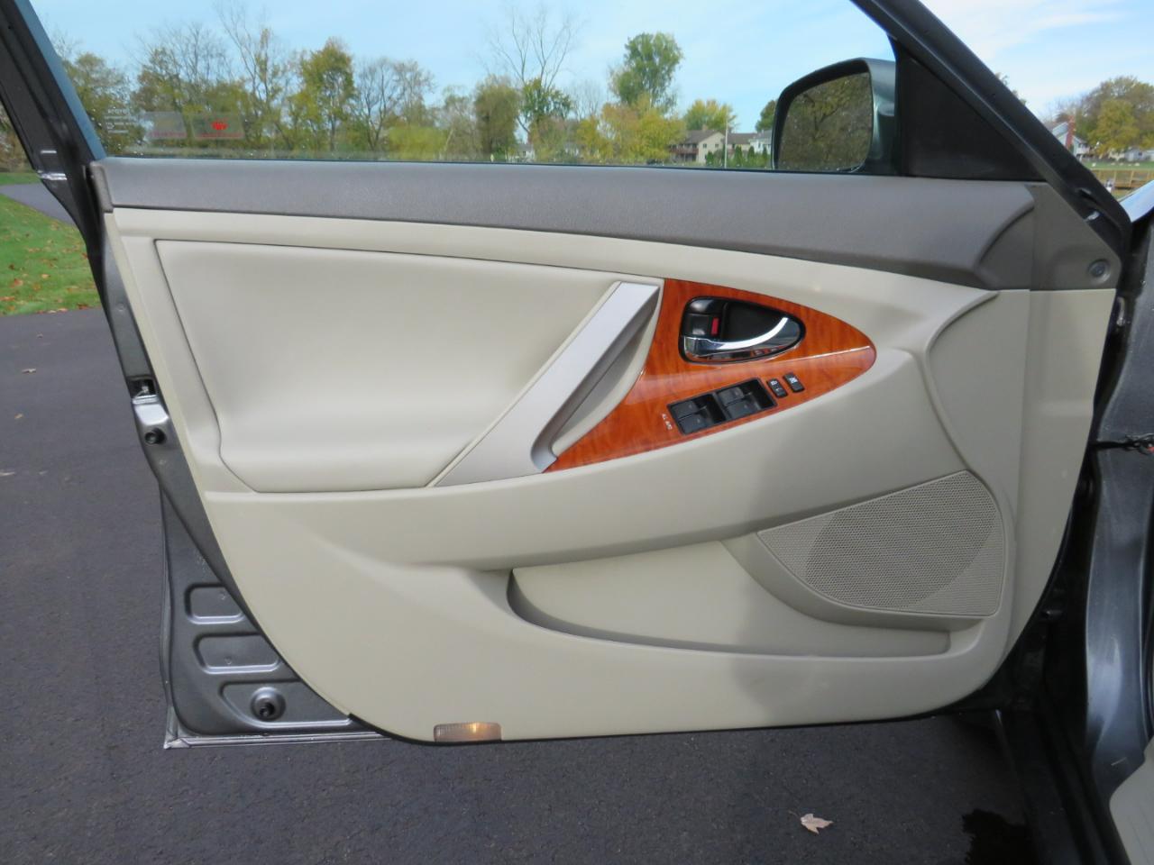 Toyota Camry XLE V6 2010