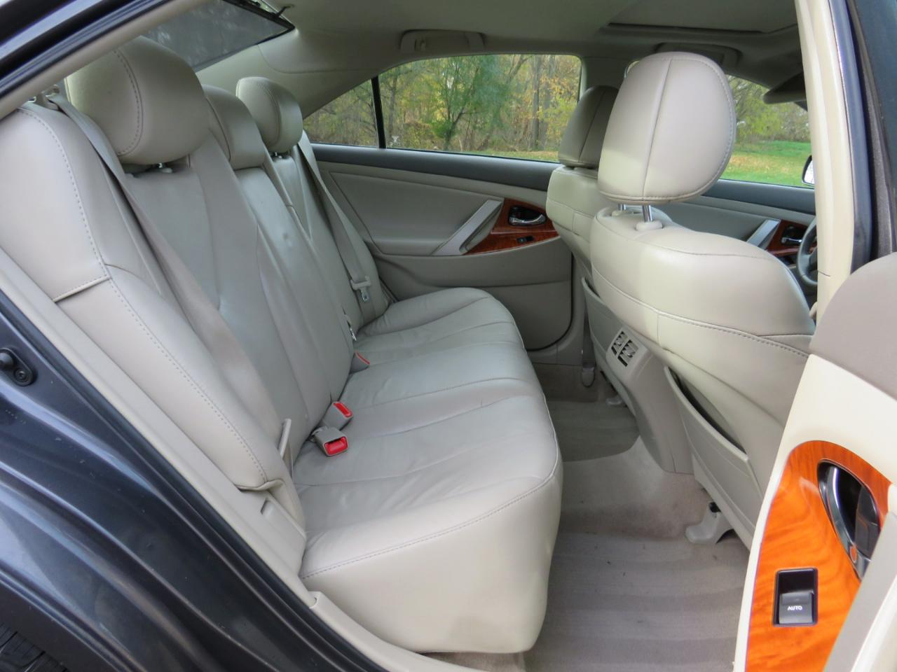 Toyota Camry XLE V6 2010